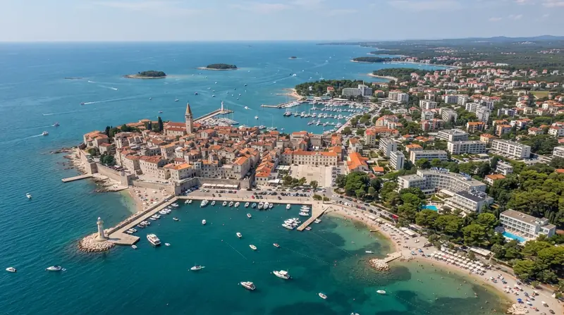 Pogled iz vazduha na Umag, Istra, Hrvatska — odredište kombi prevoza iz Srbije