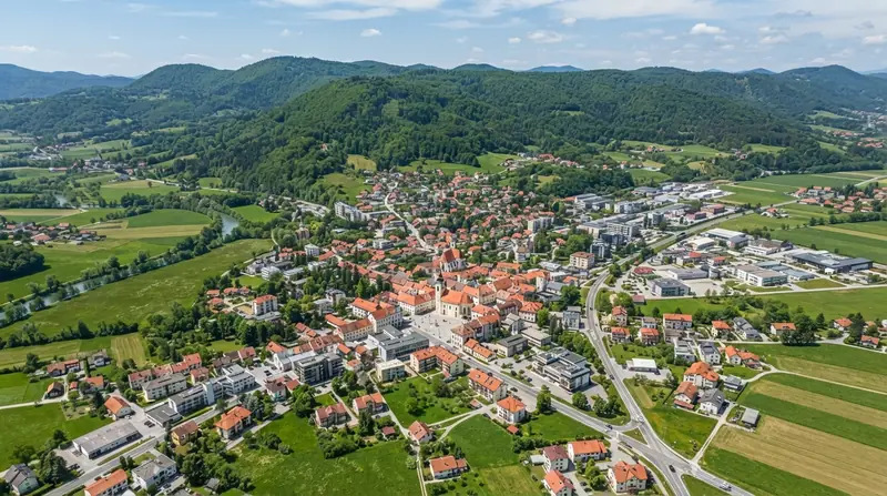 Pogled iz vazduha na Vrhniku, Centralna Slovenija, Slovenija — odredište kombi prevoza iz Srbije