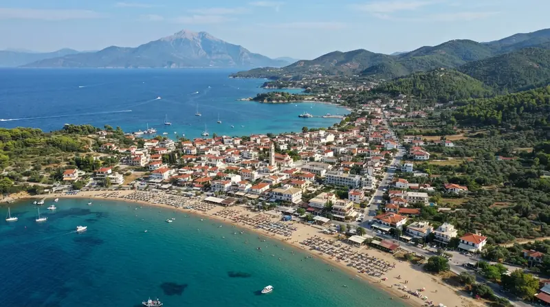 Pogled iz vazduha na region Sitonija, Grčka — kombi prevoz iz Srbije do Sitonije